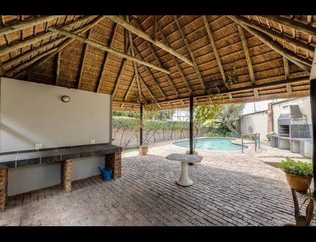 2 BEDROOM APARTMENT FOR SALE IN SUNNINGHILL